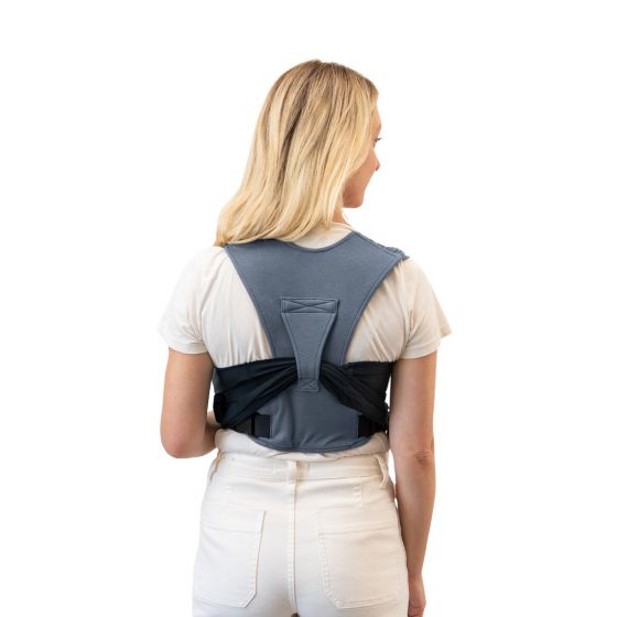 MOBY Wrap Easy-Wrap Carrier combines the closeness of a baby wrap with the ease of a baby carrier.   Designed to slip on like a t-shirt and buckle at the sides. For babies 3.6 kg - 15 kgs